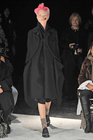 desfiles-commedesgarcons-parisinverno2011rtw-128