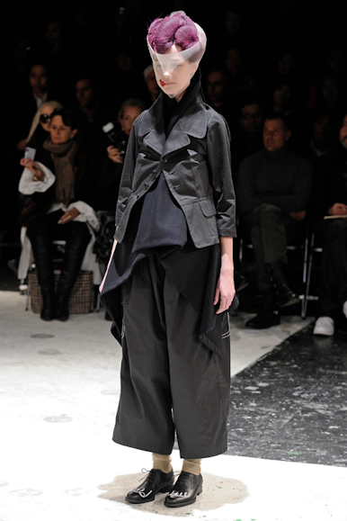 desfiles-commedesgarcons-parisinverno2011rtw-129