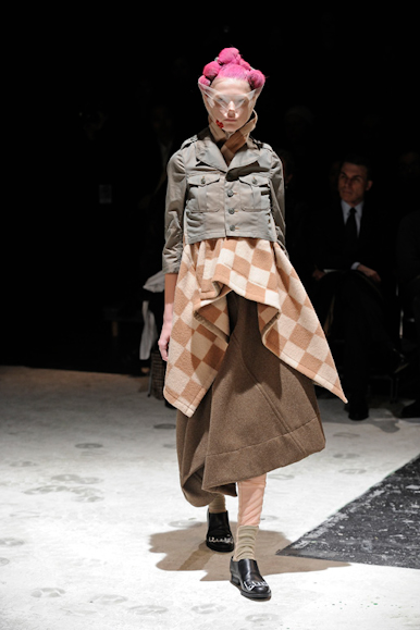 desfiles-commedesgarcons-parisinverno2011rtw-132