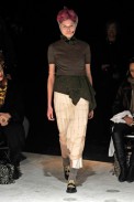desfiles-commedesgarcons-parisinverno2011rtw-136