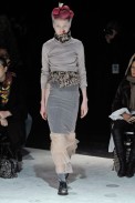 desfiles-commedesgarcons-parisinverno2011rtw-137