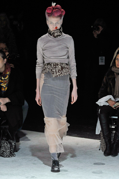 desfiles-commedesgarcons-parisinverno2011rtw-137