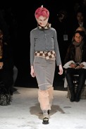 desfiles-commedesgarcons-parisinverno2011rtw-140