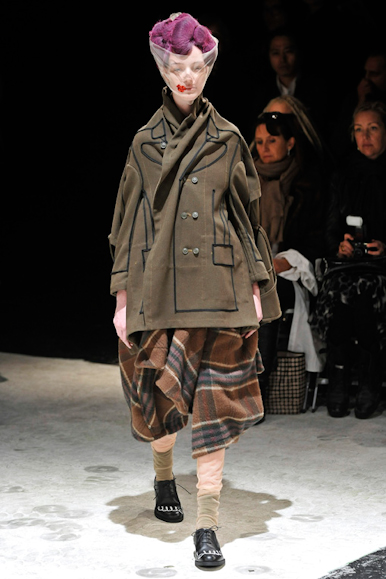 desfiles-commedesgarcons-parisinverno2011rtw-141