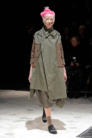 desfiles-commedesgarcons-parisinverno2011rtw-142