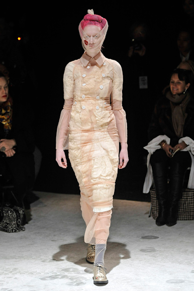 desfiles-commedesgarcons-parisinverno2011rtw-144