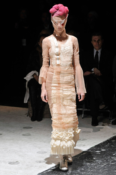 desfiles-commedesgarcons-parisinverno2011rtw-145
