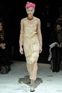 desfiles-commedesgarcons-parisinverno2011rtw-146