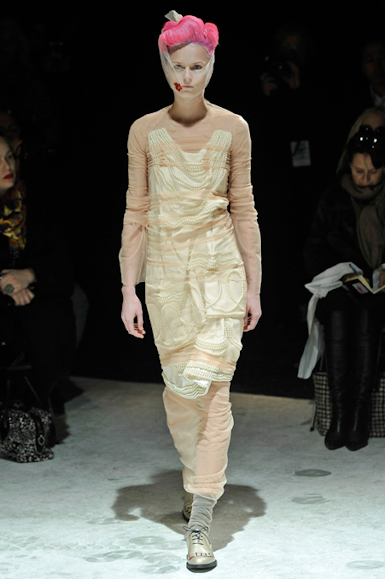 desfiles-commedesgarcons-parisinverno2011rtw-146