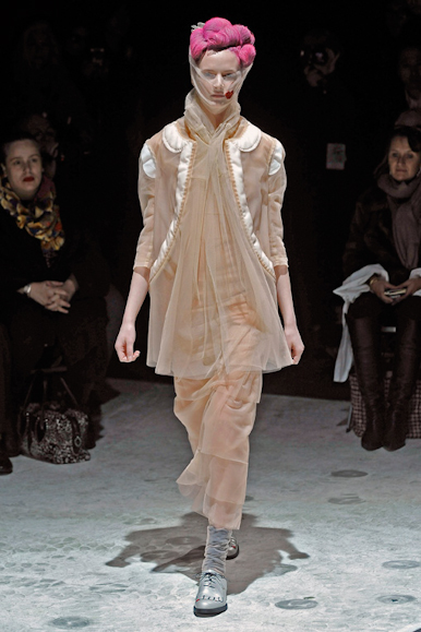 desfiles-commedesgarcons-parisinverno2011rtw-147