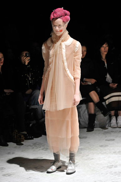 desfiles-commedesgarcons-parisinverno2011rtw-148