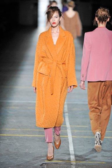 desfiles-dvn-parisinverno2009rtw-104