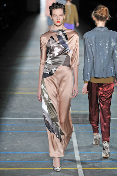 desfiles-dvn-parisinverno2009rtw-140