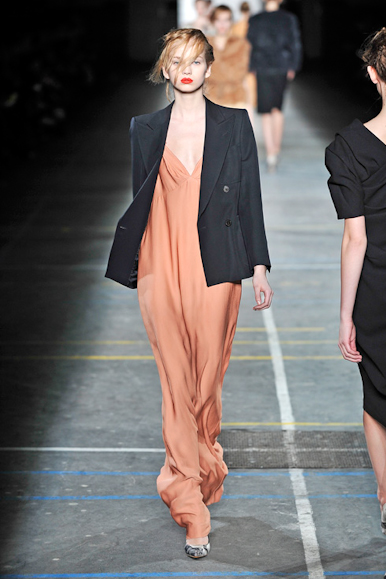 desfiles-dvn-parisinverno2009rtw-147