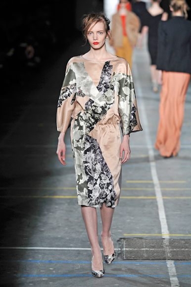 desfiles-dvn-parisinverno2009rtw-149