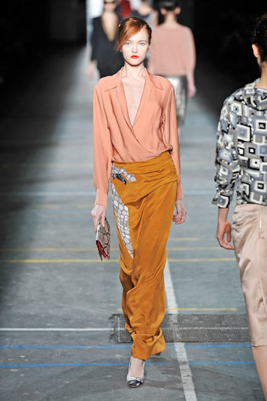 desfiles-dvn-parisinverno2009rtw-158
