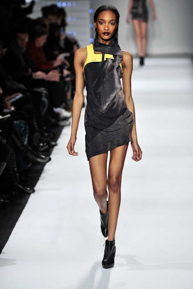 desfiles-hchalayan-parisinverno2009rtw-119