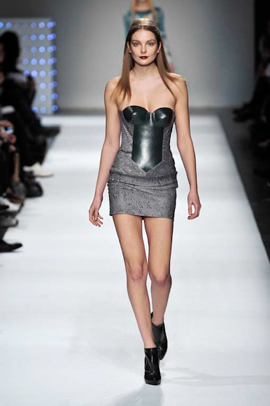 desfiles-hchalayan-parisinverno2009rtw-140