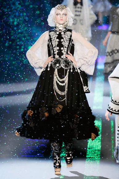 desfiles-jgalliano-parisinverno2009rtw-102