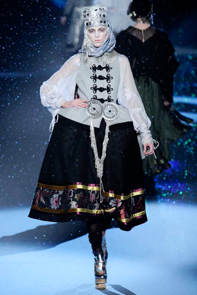 desfiles-jgalliano-parisinverno2009rtw-107