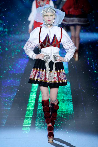 desfiles-jgalliano-parisinverno2009rtw-110