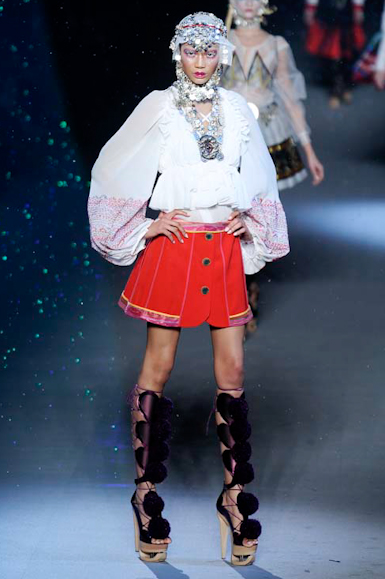 desfiles-jgalliano-parisinverno2009rtw-117