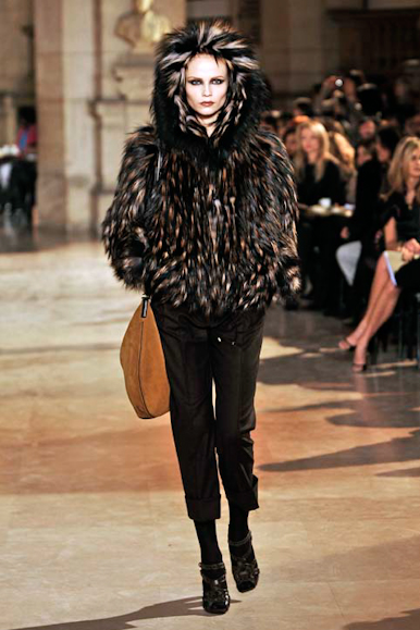 desfiles-loewe-parisinverno2009rtw-116