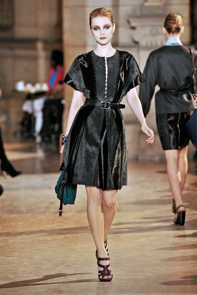 desfiles-loewe-parisinverno2009rtw-126
