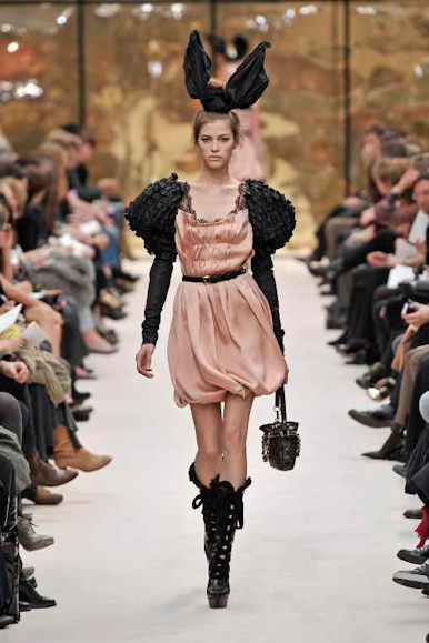 desfiles-lvuitton-parisinverno2009rtw-129