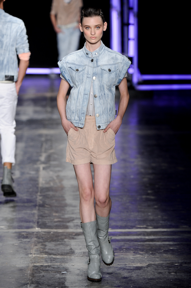 desfile-ellus-saopauloverao2010rtw-111