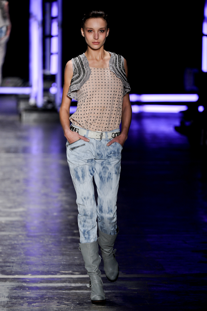 desfile-ellus-saopauloverao2010rtw-114