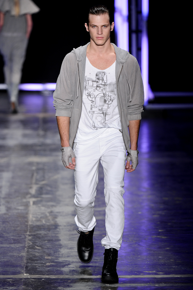 desfile-ellus-saopauloverao2010rtw-120