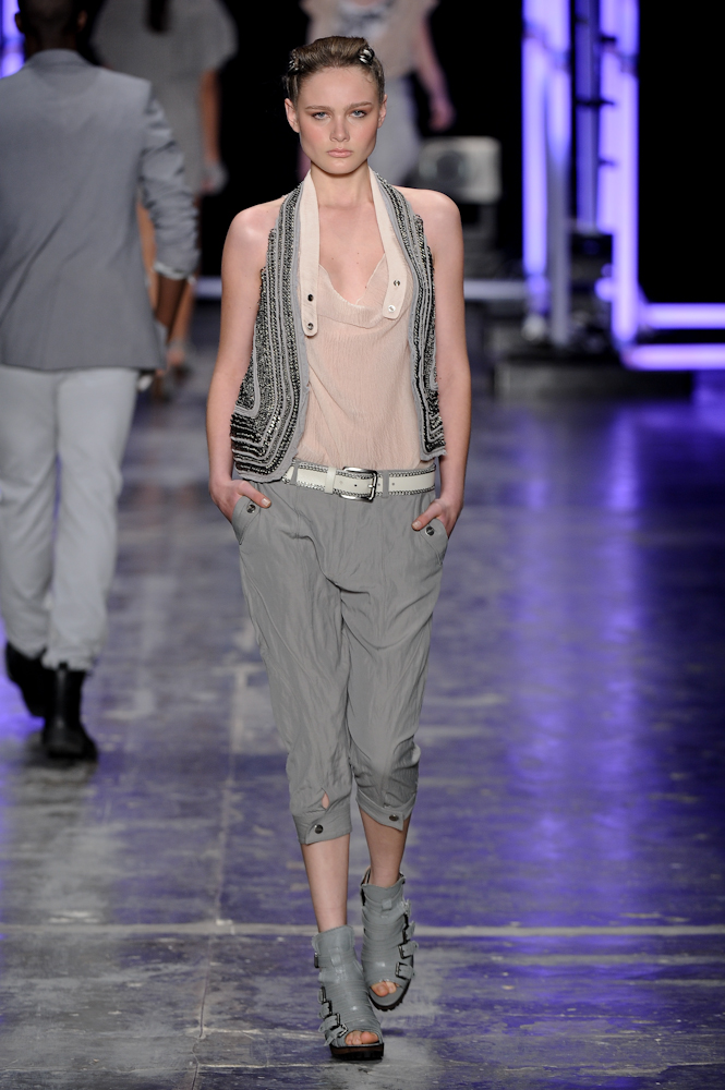 desfile-ellus-saopauloverao2010rtw-126