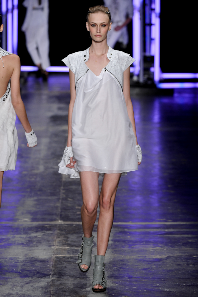 desfile-ellus-saopauloverao2010rtw-137