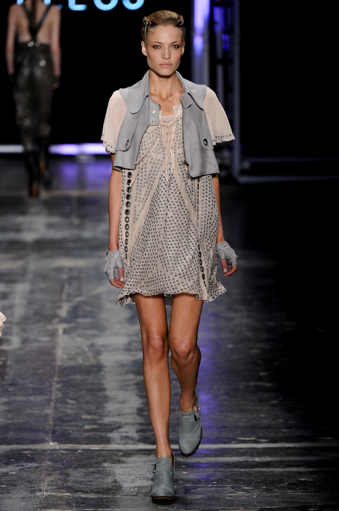 desfile-ellus-saopauloverao2010rtw-142