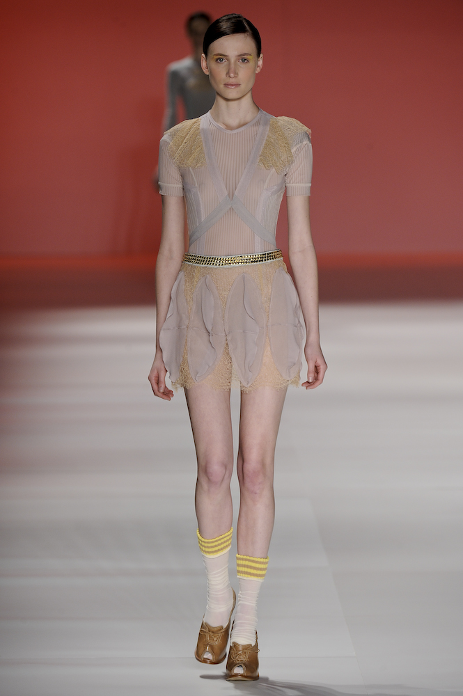 aher_f_v10_006