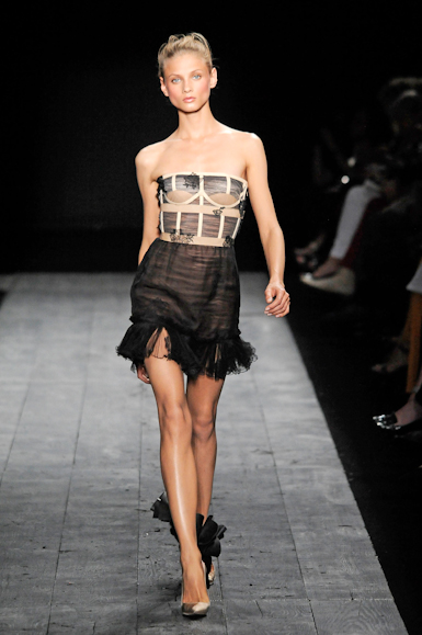 desfiles-valentino-parisinverno2009hc-111