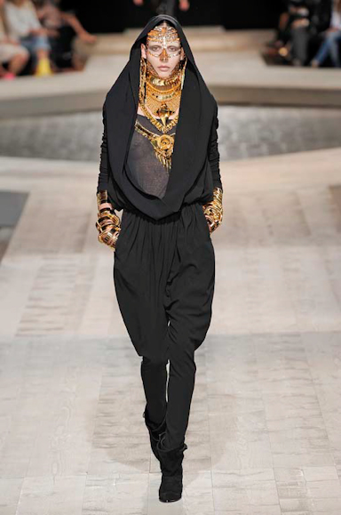 desfiles-givenchy-parisinverno2009hc-103