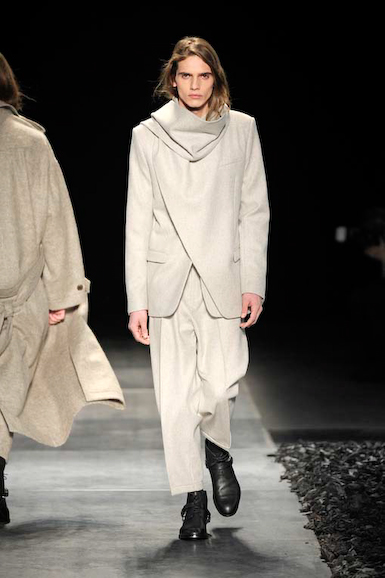 dio_m_fw10_089