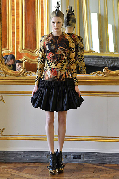 MCQU_AW10_0125