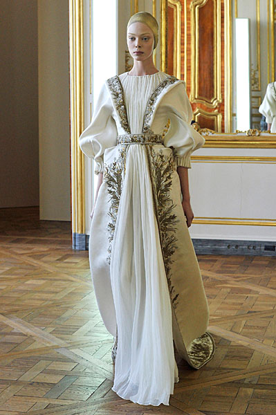 MCQU_AW10_0585