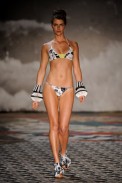 salinas-desfile-fashion-rio-2011-13