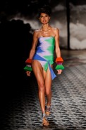salinas-desfile-fashion-rio-2011-24