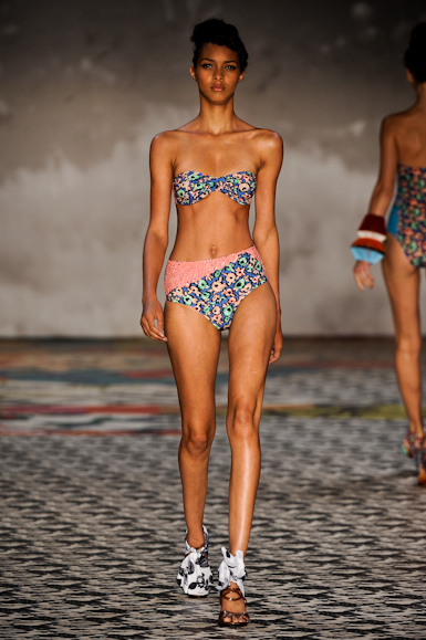 salinas-desfile-fashion-rio-2011-27