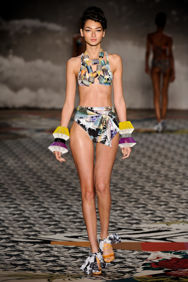 salinas-desfile-fashion-rio-2011-28