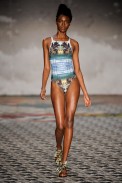 salinas-desfile-fashion-rio-2011-30