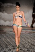 salinas-desfile-fashion-rio-2011-32