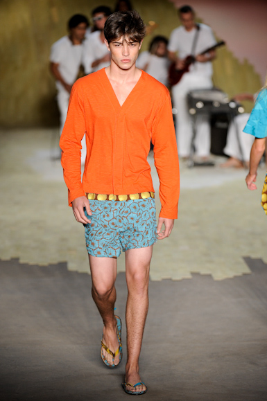 totem-desfile-fashion-rio-2011-11
