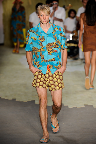 totem-desfile-fashion-rio-2011-13