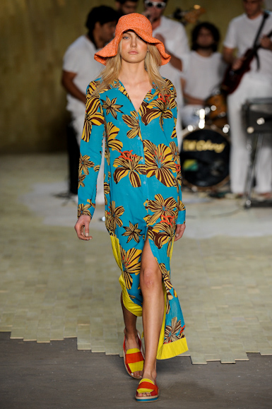 totem-desfile-fashion-rio-2011-14